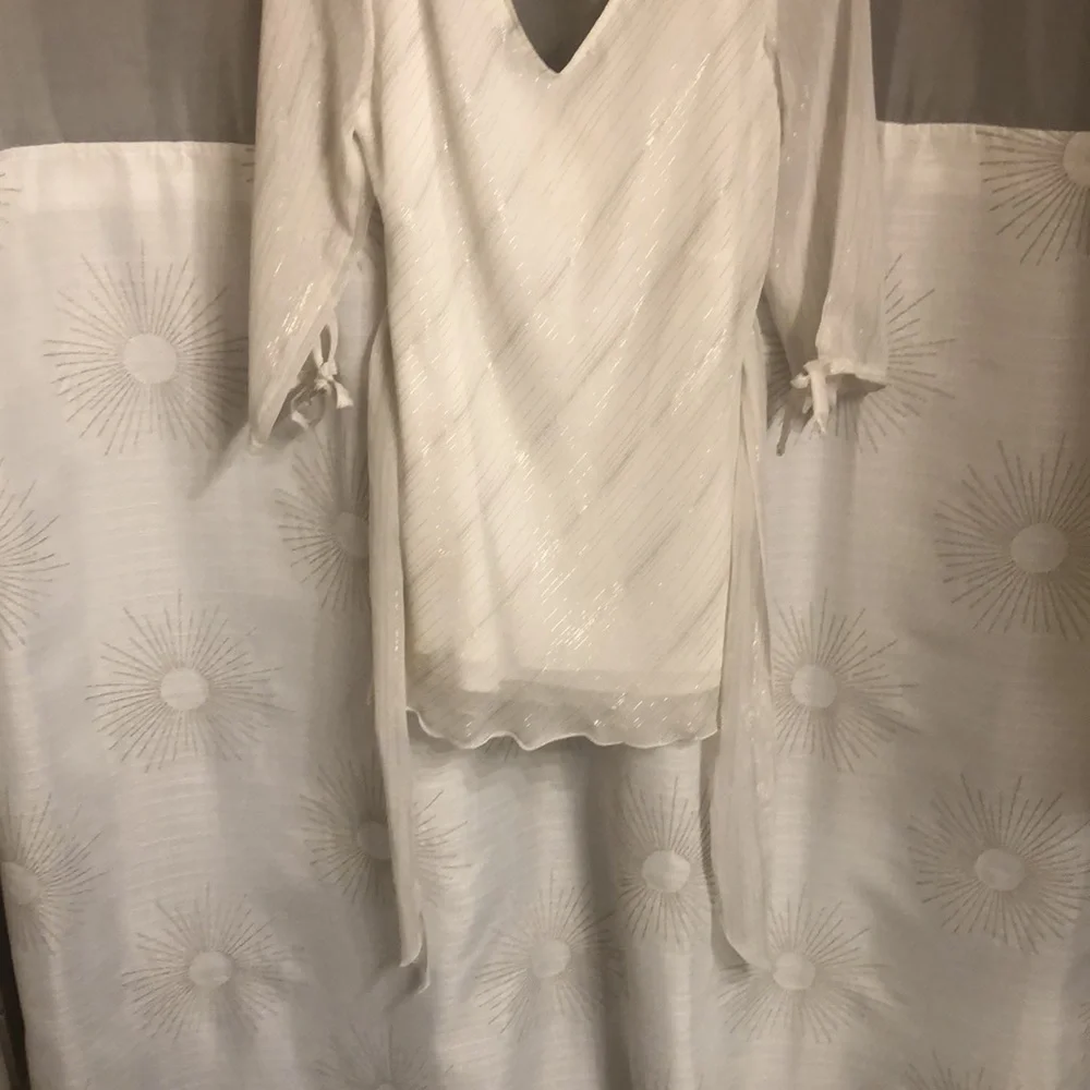 White and shimmery silver blouse with low v-neck. - Picture 3 of 3